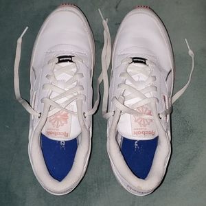 Size 10 white and pink Women's Classic Reebok